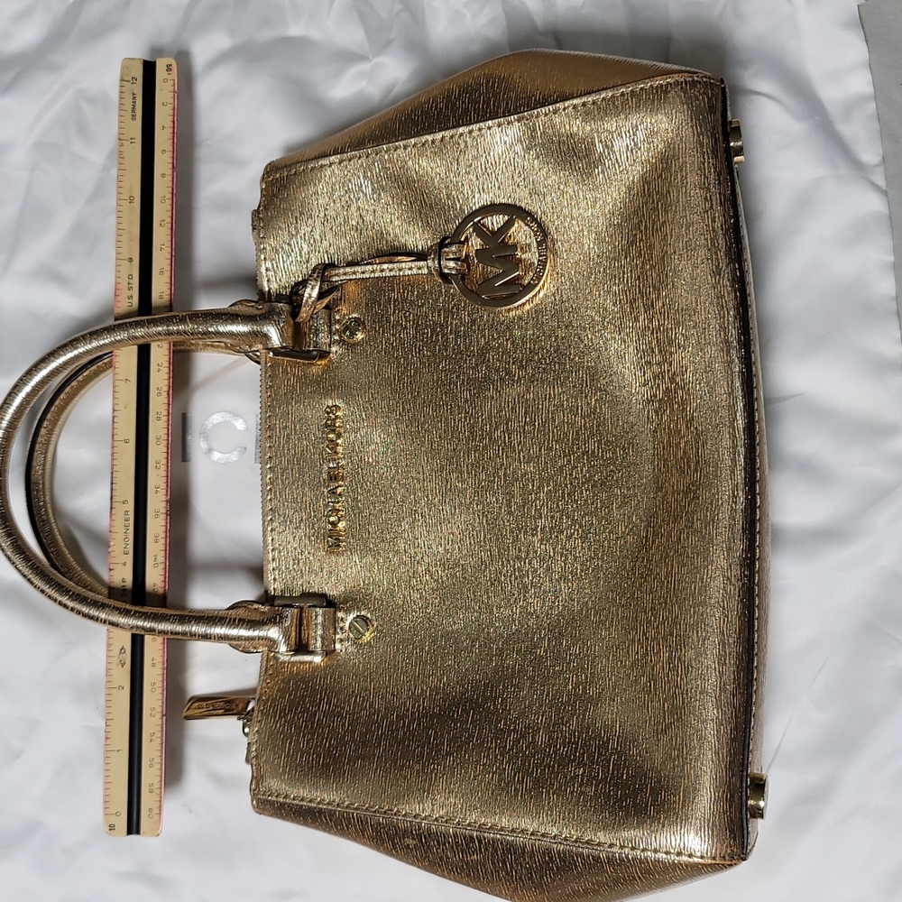 Michael kors bag color gold